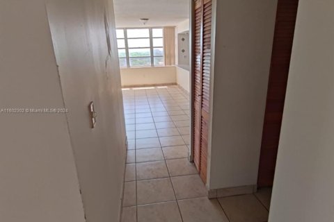 Condominio en venta en Aventura, Florida, 2 dormitorios, 120.77 m2 № 1220758 - foto 9