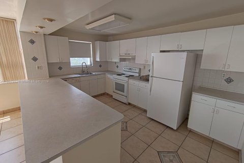 Condominio en venta en Aventura, Florida, 2 dormitorios, 120.77 m2 № 1220758 - foto 16