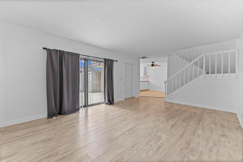 Touwnhouse à vendre à Palm Beach Gardens, Floride: 3 chambres, 148.27 m2 № 2374180 - photo 5