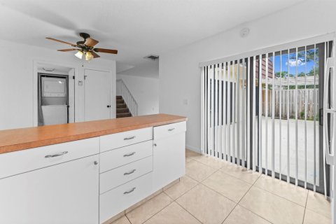 Touwnhouse à vendre à Palm Beach Gardens, Floride: 3 chambres, 148.27 m2 № 2374180 - photo 6
