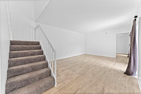 Touwnhouse à vendre à Palm Beach Gardens, Floride: 3 chambres, 148.27 m2 № 2374180 - photo 3