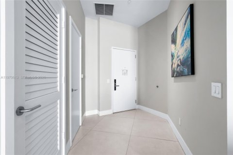 Condominio en venta en Hollywood, Florida, 1 dormitorio, 74.51 m2 № 2032694 - foto 19