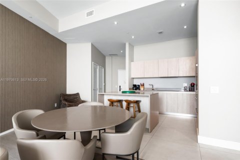 Condominio en venta en Hollywood, Florida, 1 dormitorio, 74.51 m2 № 2032694 - foto 10