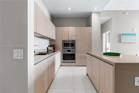 Condominio en venta en Hollywood, Florida, 1 dormitorio, 74.51 m2 № 2032694 - foto 12