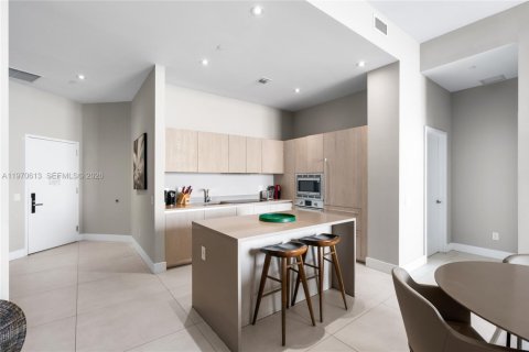 Condominio en venta en Hollywood, Florida, 1 dormitorio, 74.51 m2 № 2032694 - foto 4