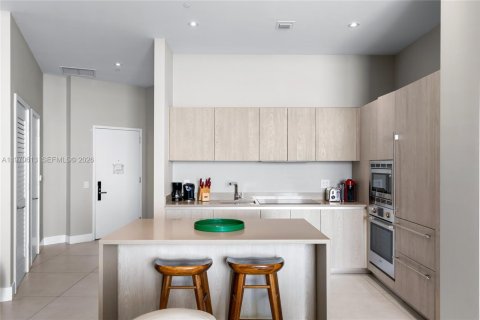 Condominio en venta en Hollywood, Florida, 1 dormitorio, 74.51 m2 № 2032694 - foto 5