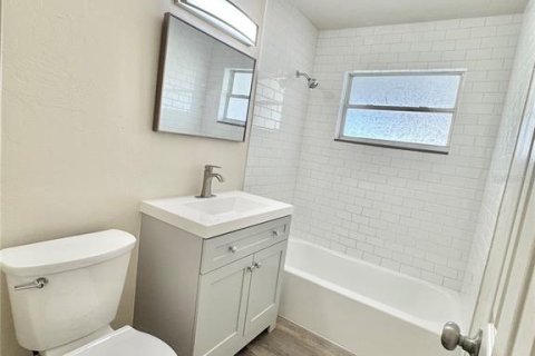 House in North Port, Florida 3 bedrooms, 96.8 sq.m. № 1880906 - photo 19
