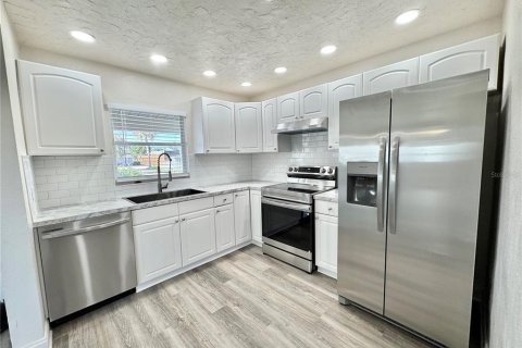 House in North Port, Florida 3 bedrooms, 96.8 sq.m. № 1880906 - photo 8