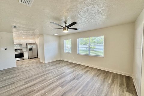 House in North Port, Florida 3 bedrooms, 96.8 sq.m. № 1880906 - photo 7