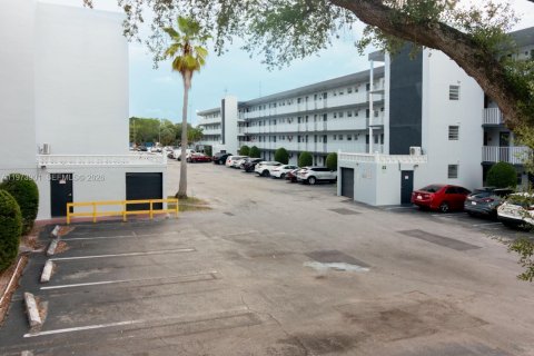 Condominio en venta en Miami, Florida, 2 dormitorios, 88.44 m2 № 2033525 - foto 4