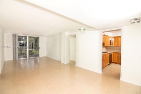 Condominio en venta en Miami, Florida, 2 dormitorios, 88.44 m2 № 2033525 - foto 18