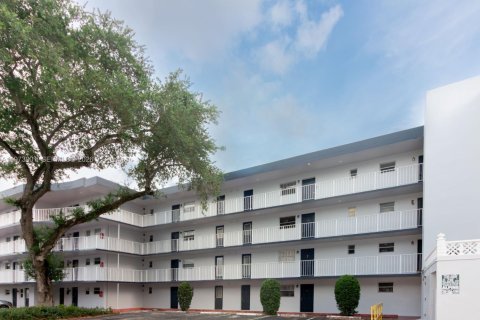 Condominio en Miami, Florida, 2 dormitorios № 2033525