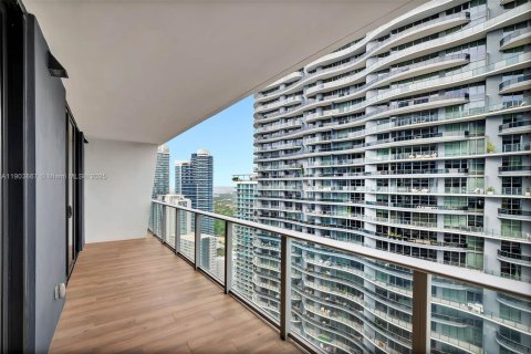 Copropriété à louer à Miami, Floride: 2 chambres, 95.5 m2 № 1965863 - photo 2