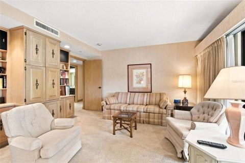 Condo in Palm Harbor, Florida, 2 bedrooms  № 2342517 - photo 22