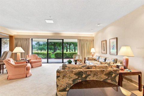 Condo in Palm Harbor, Florida, 2 bedrooms  № 2342517 - photo 27