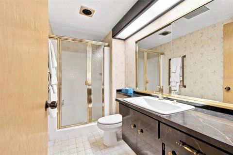 Condo in Palm Harbor, Florida, 2 bedrooms  № 2342517 - photo 17