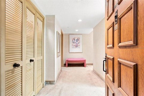Condo in Palm Harbor, Florida, 2 bedrooms  № 2342517 - photo 2