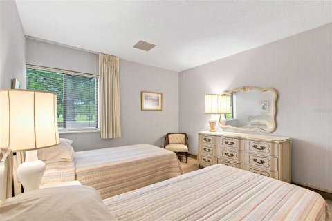 Condo in Palm Harbor, Florida, 2 bedrooms  № 2342517 - photo 14
