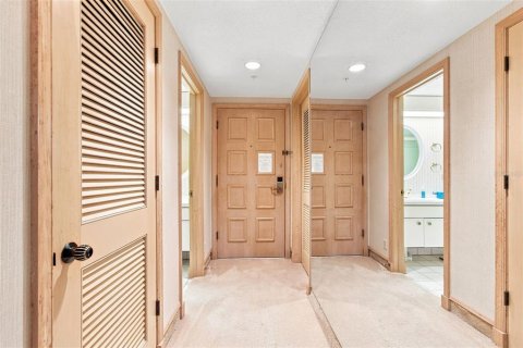 Condo in Palm Harbor, Florida, 2 bedrooms  № 2342517 - photo 9