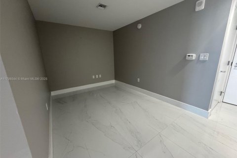 Condominio en venta en North Miami Beach, Florida, 2 dormitorios, 102.94 m2 № 1712504 - foto 12