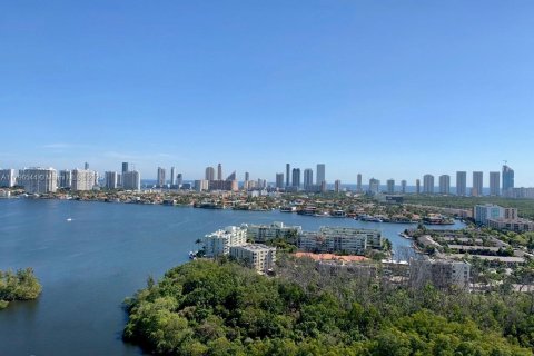 Condominio en venta en North Miami Beach, Florida, 2 dormitorios, 102.94 m2 № 1712504 - foto 2