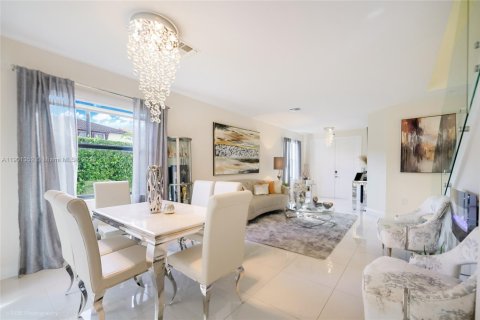 Casa en venta en Doral, Florida, 4 dormitorios, 236.71 m2 № 1951680 - foto 5