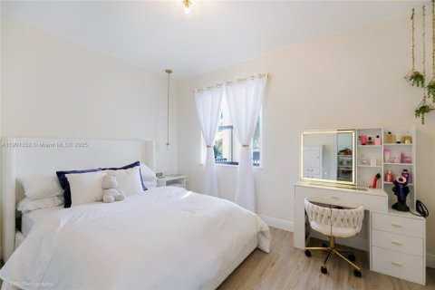 Casa en venta en Doral, Florida, 4 dormitorios, 236.71 m2 № 1951680 - foto 18