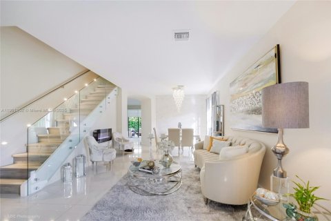 Casa en venta en Doral, Florida, 4 dormitorios, 236.71 m2 № 1951680 - foto 3