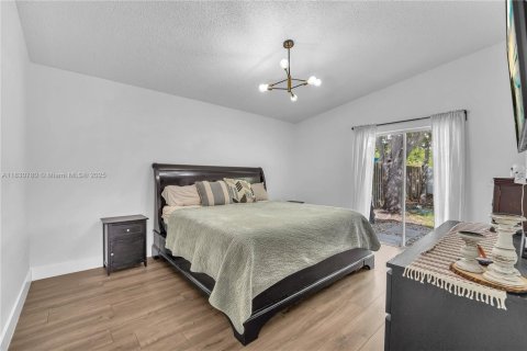 Villa ou maison à vendre à Miami, Floride: 3 chambres, 139.73 m2 № 1963317 - photo 21