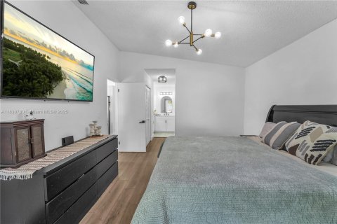 Villa ou maison à vendre à Miami, Floride: 3 chambres, 139.73 m2 № 1963317 - photo 22