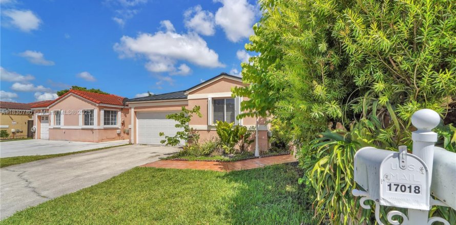 Villa ou maison à Miami, Floride 3 chambres, 139.73 m2 № 1963317