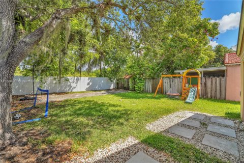 Villa ou maison à vendre à Miami, Floride: 3 chambres, 139.73 m2 № 1963317 - photo 28