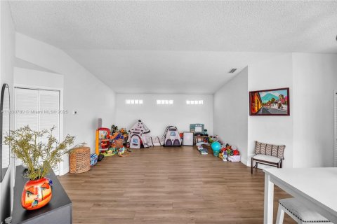 Villa ou maison à vendre à Miami, Floride: 3 chambres, 139.73 m2 № 1963317 - photo 16