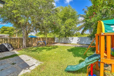 Villa ou maison à vendre à Miami, Floride: 3 chambres, 139.73 m2 № 1963317 - photo 26
