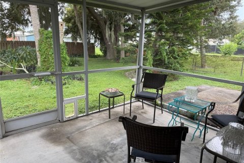 House in Port Charlotte, Florida 2 bedrooms, 111.48 sq.m. № 2403415 - photo 30