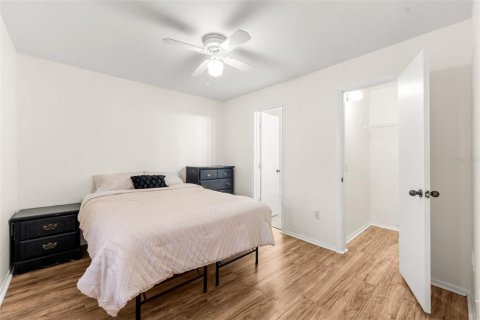 Condo in Gainesville, Florida, 4 bedrooms № 2103168 - photo 28