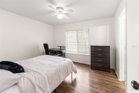 Condo in Gainesville, Florida, 4 bedrooms № 2103168 - photo 14