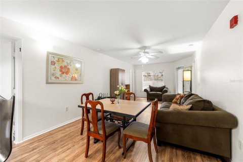 Condo in Gainesville, Florida, 4 bedrooms № 2103168 - photo 6