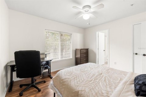 Condo in Gainesville, Florida, 4 bedrooms № 2103168 - photo 15