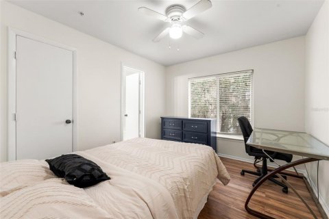 Condo in Gainesville, Florida, 4 bedrooms № 2103168 - photo 24