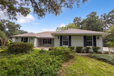 Villa ou maison à Dunnellon, Floride 4 chambres, 213.21 m2 № 2266891