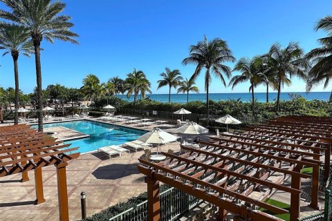 Condominio en alquiler en Hallandale Beach, Florida, 3 dormitorios, 143.07 m2 № 2054916 - foto 6