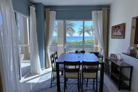 Condominio en alquiler en Hallandale Beach, Florida, 3 dormitorios, 143.07 m2 № 2054916 - foto 3