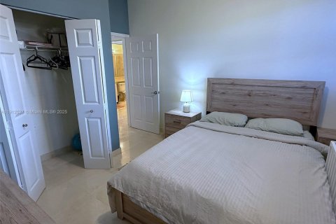 Condominio en alquiler en Hallandale Beach, Florida, 3 dormitorios, 143.07 m2 № 2054916 - foto 28