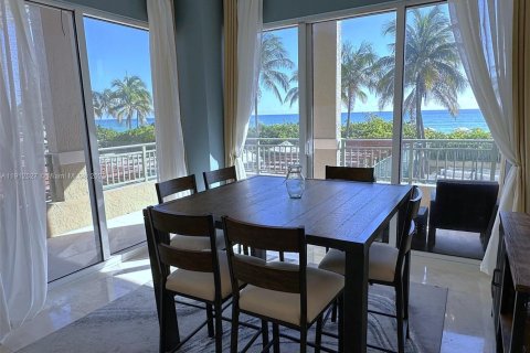 Condominio en alquiler en Hallandale Beach, Florida, 3 dormitorios, 143.07 m2 № 2054916 - foto 2