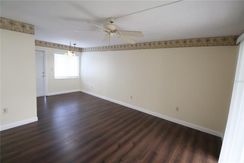 Condo in Bradenton, Florida, 2 bedrooms  № 1837159 - photo 5