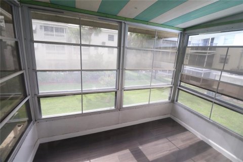Condo in Bradenton, Florida, 2 bedrooms  № 1837159 - photo 10