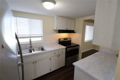 Condo in Bradenton, Florida, 2 bedrooms  № 1837159 - photo 4