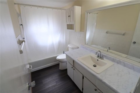 Condo in Bradenton, Florida, 2 bedrooms  № 1837159 - photo 7