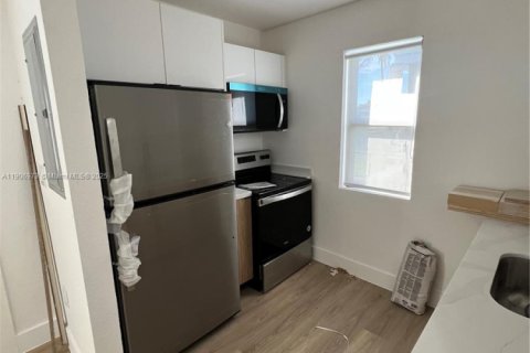 Снять в аренду виллу или дом в Майами, Флорида 2 спальни, 111.85м2, № 1963603 - фото 8